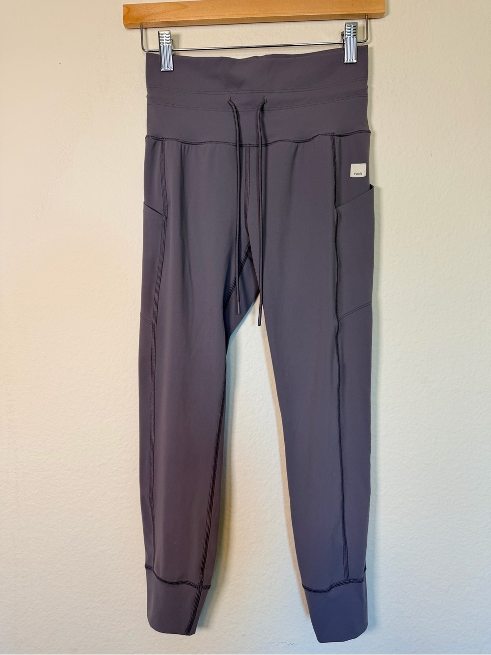 Vuori Daily Pocket Leggings Small Charcoal Gray High Rise Drawstring VW490 - Picture 3 of 9